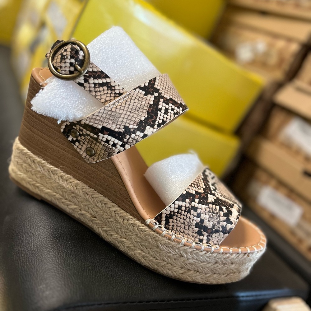 Women wedges